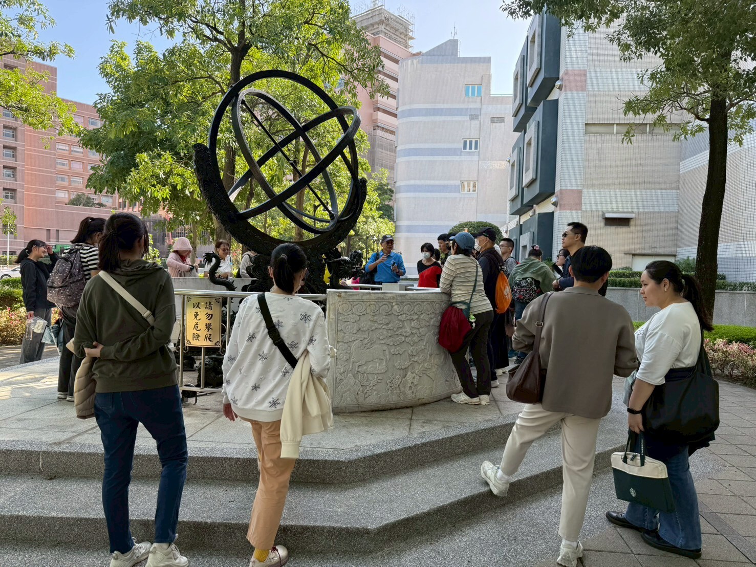 蘇克特監事沿途為大家細數周邊的生態點滴與發展歷史。